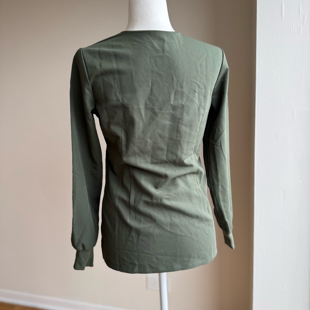 NEW! Long sleeve FIGS scrub top Size XXS - Picture 4 of 6